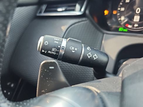 Used 2020 Land Rover Range Rover Velar S AWD/4WD image 35