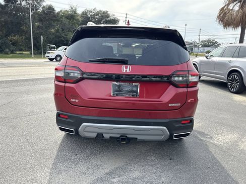 Used 2025 Honda Pilot Touring image 4