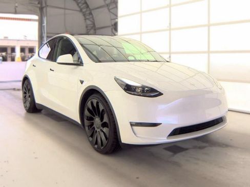 Used 2023 Tesla Model Y Long Range AWD/4WD image 4