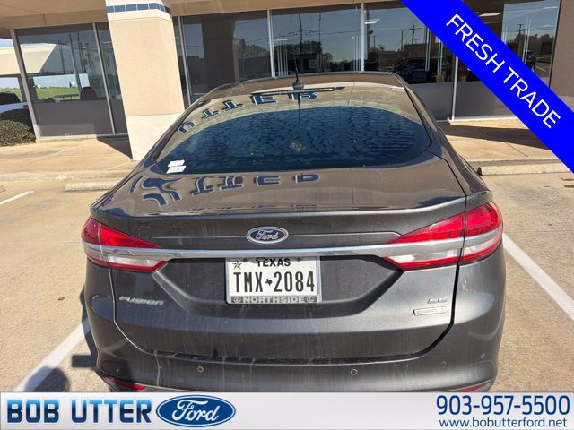 Used 2017 Ford Fusion SE w/ Fusion SE Technology Package FWD image 3