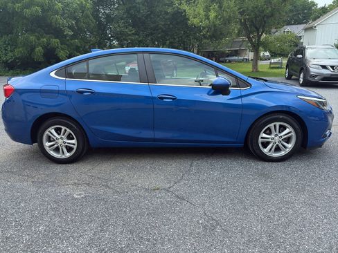 Used 2018 Chevrolet Cruze LT FWD image 6