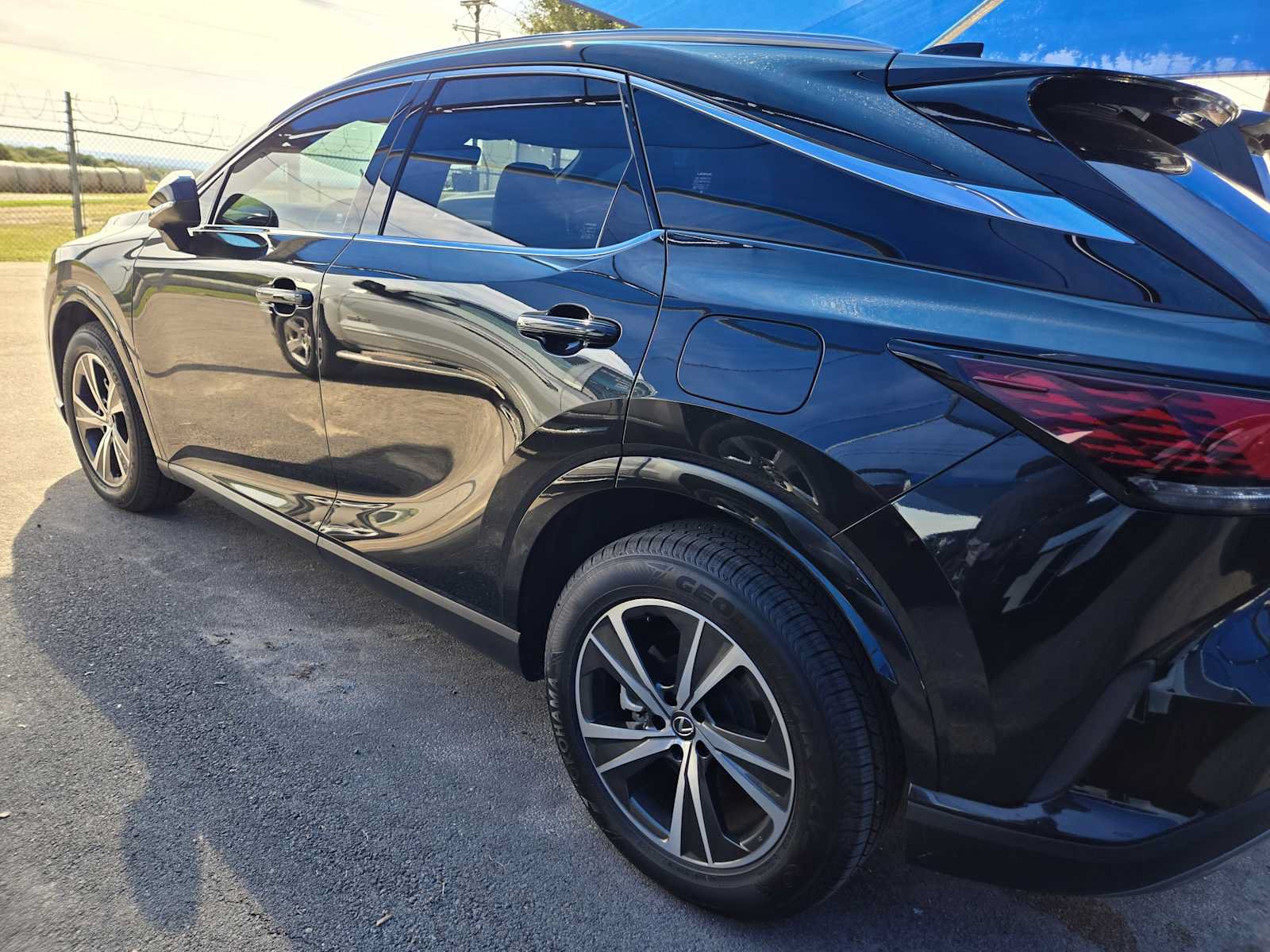 Used 2023 Lexus RX 350 Premium w/ Cold Area Package FWD image 3