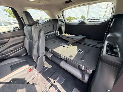 Used 2023 Subaru Ascent Onyx Edition AWD/4WD image 19