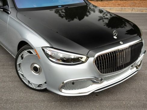 Used 2022 Mercedes-Benz S 580 4MATIC Sedan w/ Rear Seat Package image 12