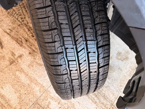 Used 2018 Toyota RAV4 XLE image 41