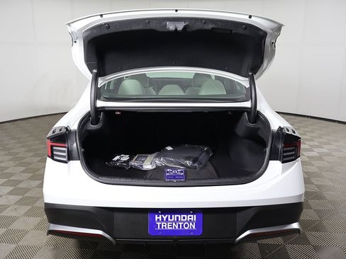 Certified 2025 Hyundai Sonata SE image 13