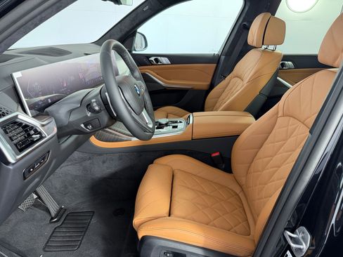 Used 2027 BMW X7 xDrive40i AWD/4WD image 5