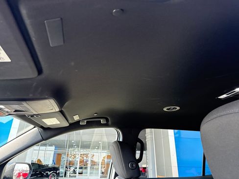 Used 2025 GMC Acadia Elevation image 24