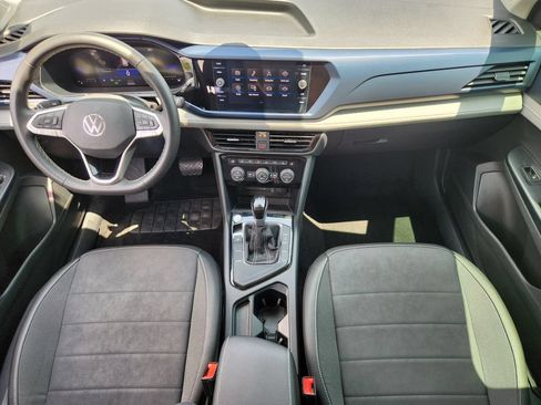 Used 2024 Volkswagen Taos SE FWD image 19
