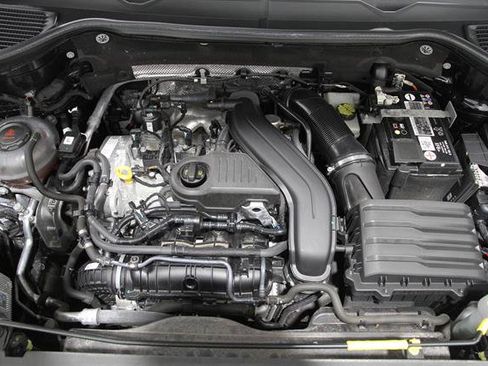 Used 2023 Volkswagen Taos SEL image 21