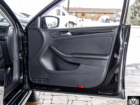 Used 2015 Volkswagen Jetta TDI SEL image 38