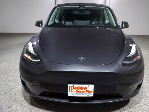 Used 2024 Tesla Model Y Long Range AWD/4WD image 4