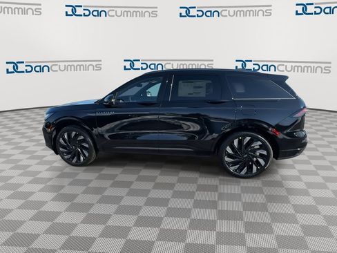 New 2026 Lincoln Nautilus Reserve w/ Jet Appearance Package image 5