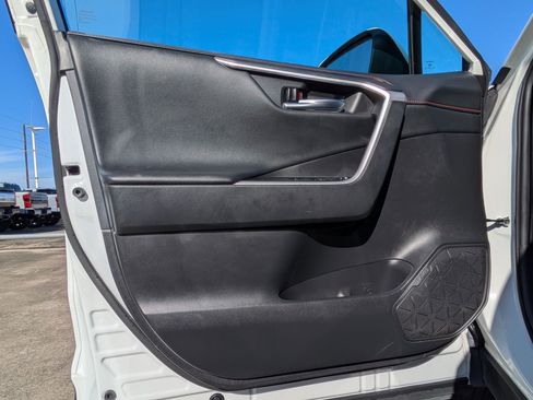 Used 2024 Toyota RAV4 Adventure image 13