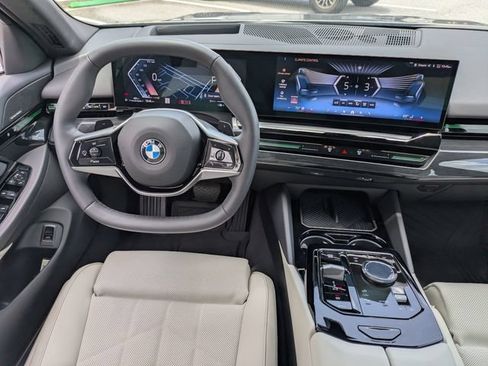 Used 2026 BMW 530i w/ Premium Package RWD image 15
