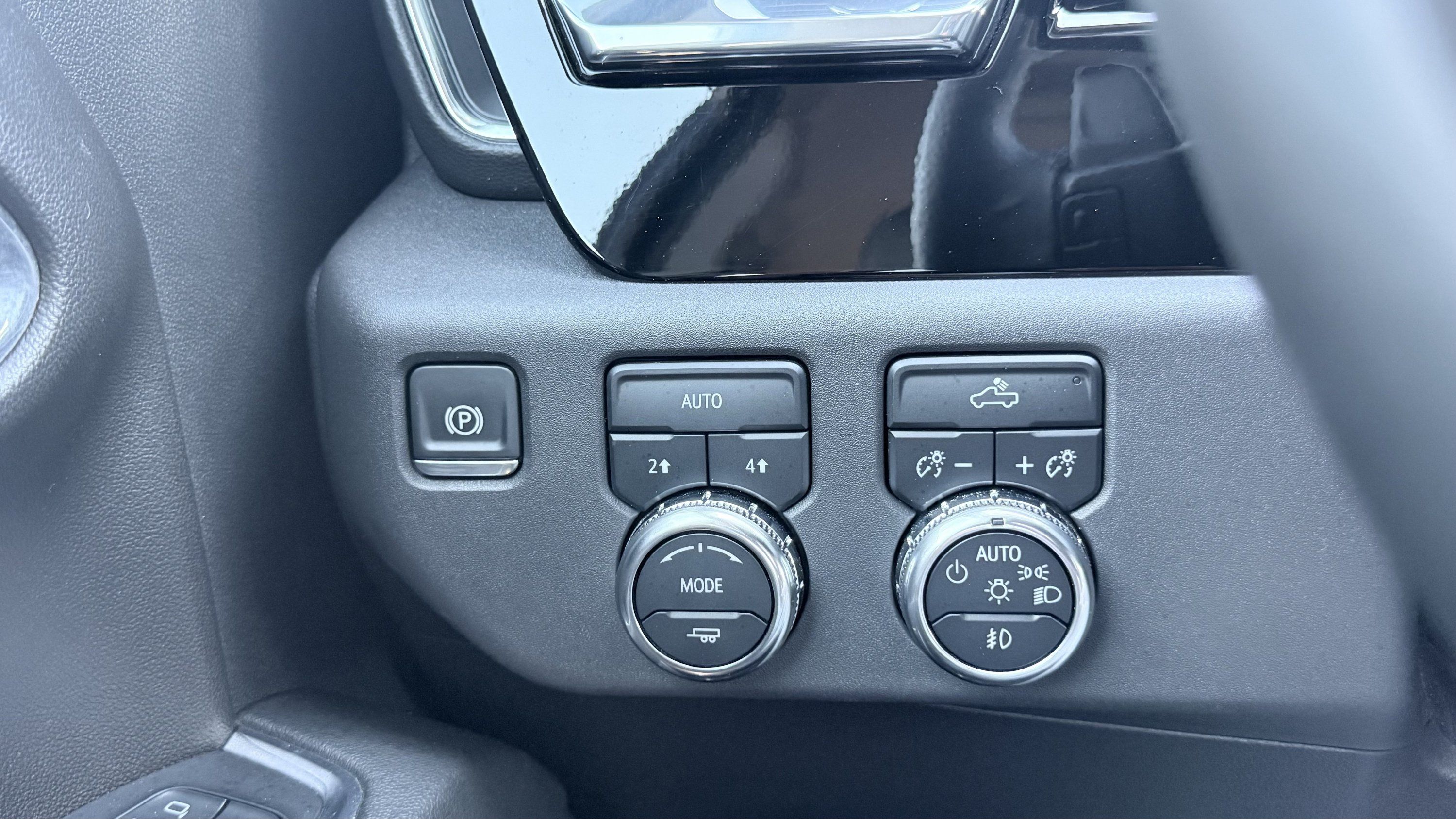 Used 2024 GMC Sierra 1500 Elevation w/ LPO, Elevation Black Package AWD/4WD image 62