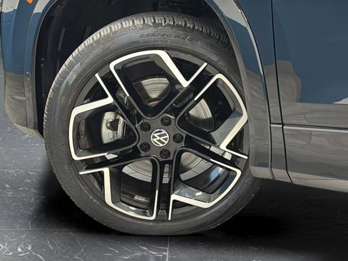 Used 2025 Volkswagen Tiguan SEL R-Line AWD/4WD image 37