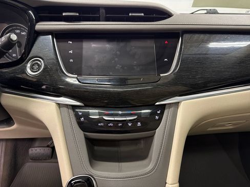 Used 2020 Cadillac XT6 Premium Luxury FWD image 23