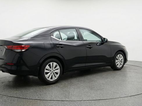 Used 2025 Nissan Sentra S FWD image 9