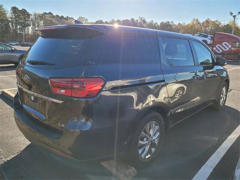 Used 2021 Kia Sedona LX image 10