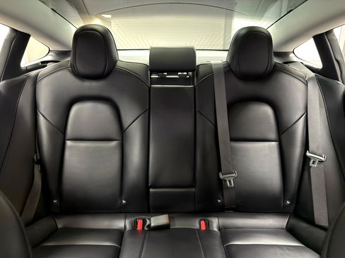 Used 2018 Tesla Model 3 Long Range image 29