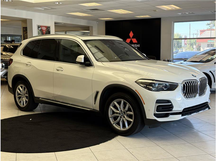 Used 2023 BMW X5 sDrive40i w/ Parking Assistance Package RWD image 3