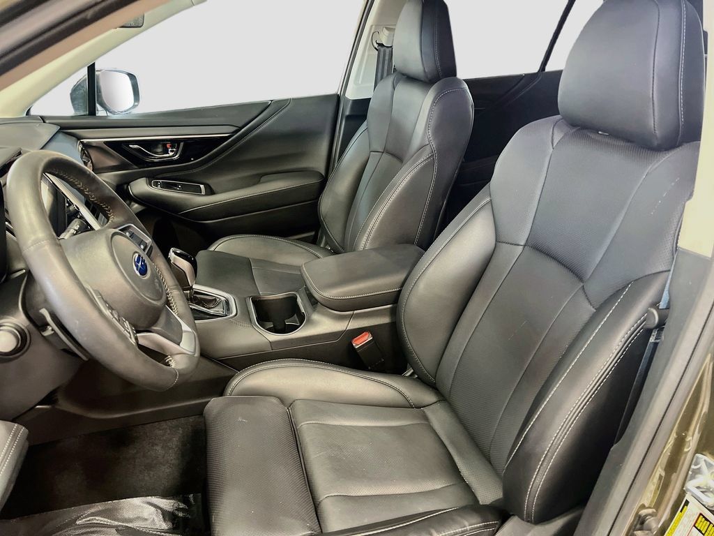 Used 2025 Subaru Outback Limited AWD/4WD image 22