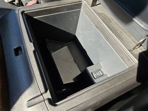 Used 2024 Nissan Armada SL image 27