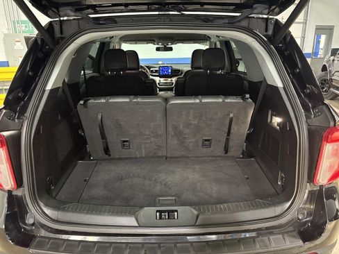 Used 2023 Ford Explorer XLT w/ Equipment Group 202A image 24