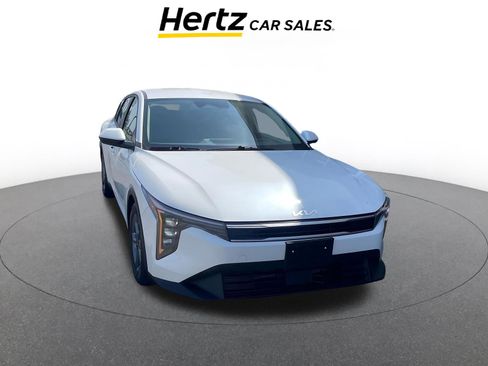 Used 2025 Kia K4 LXS image 1