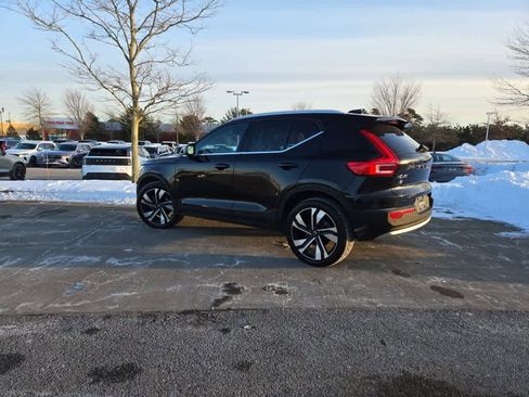 Used 2023 Volvo XC40 B5 Plus w/ Driver Assist Package image 4