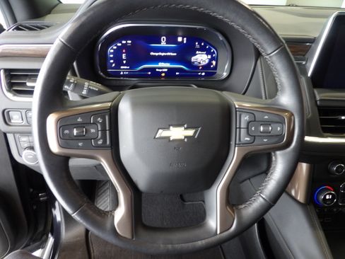 Used 2023 Chevrolet Suburban High Country AWD/4WD image 13