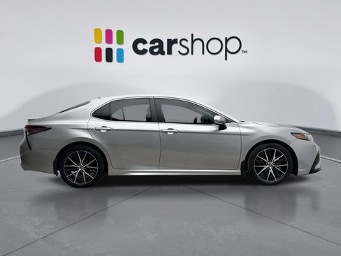 Used 2023 Toyota Camry SE image 6