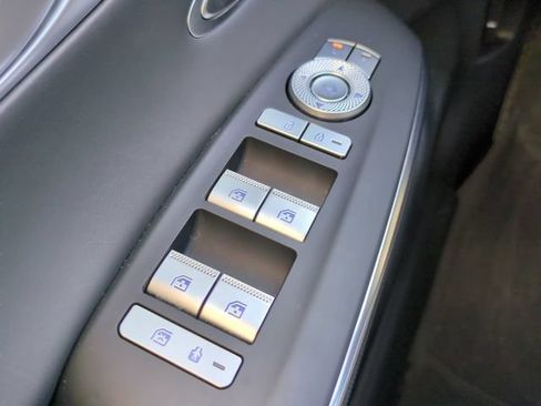 Certified 2025 Genesis GV70 2.5T w/ Sport Prestige Package AWD/4WD image 21