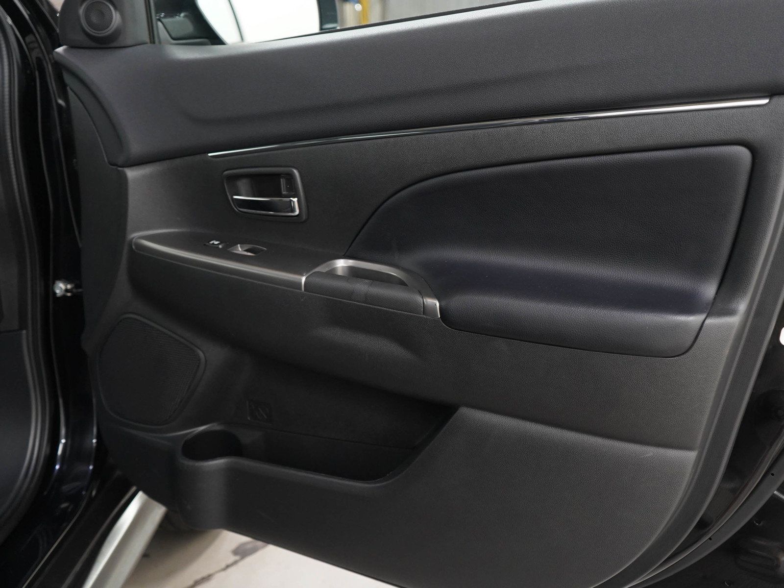 Used 2024 Mitsubishi Outlander Sport SE AWD/4WD image 9