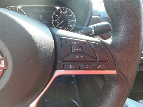 Used 2024 Nissan Altima 2.5 SV image 19