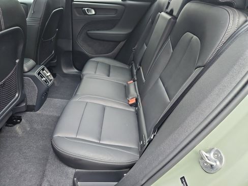 Used 2024 Volvo XC40 B5 Plus w/ Climate Package AWD/4WD image 14