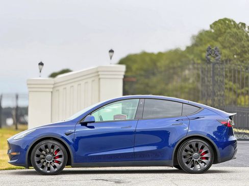 Used 2021 Tesla Model Y Performance image 7