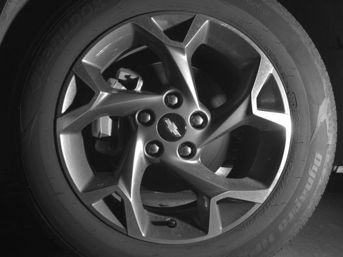 Used 2025 Chevrolet Trax LT w/ LT Convenience Package image 12