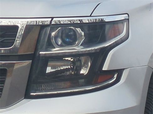 Used 2016 Chevrolet Suburban LT image 21