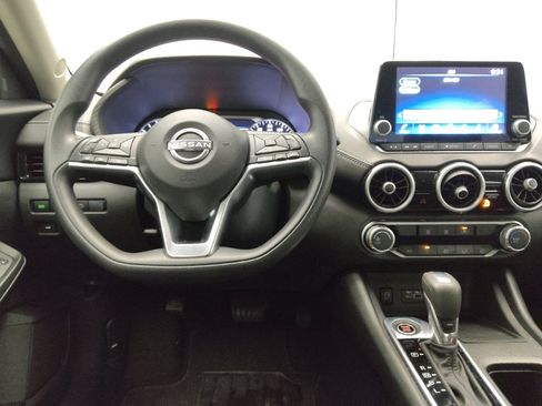 Used 2025 Nissan Sentra SV FWD image 22