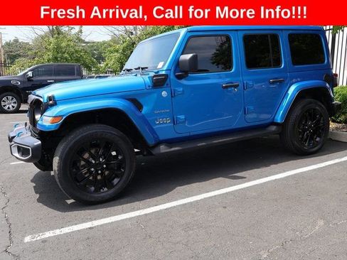 Used 2022 Jeep Wrangler Unlimited Sahara AWD/4WD image 5