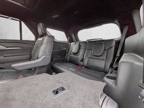 Used 2025 Ford Explorer ST image 19