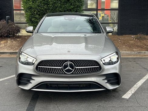Used 2021 Mercedes-Benz E 350 Sedan image 3
