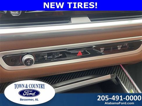 Used 2023 BMW X7 M60i image 23