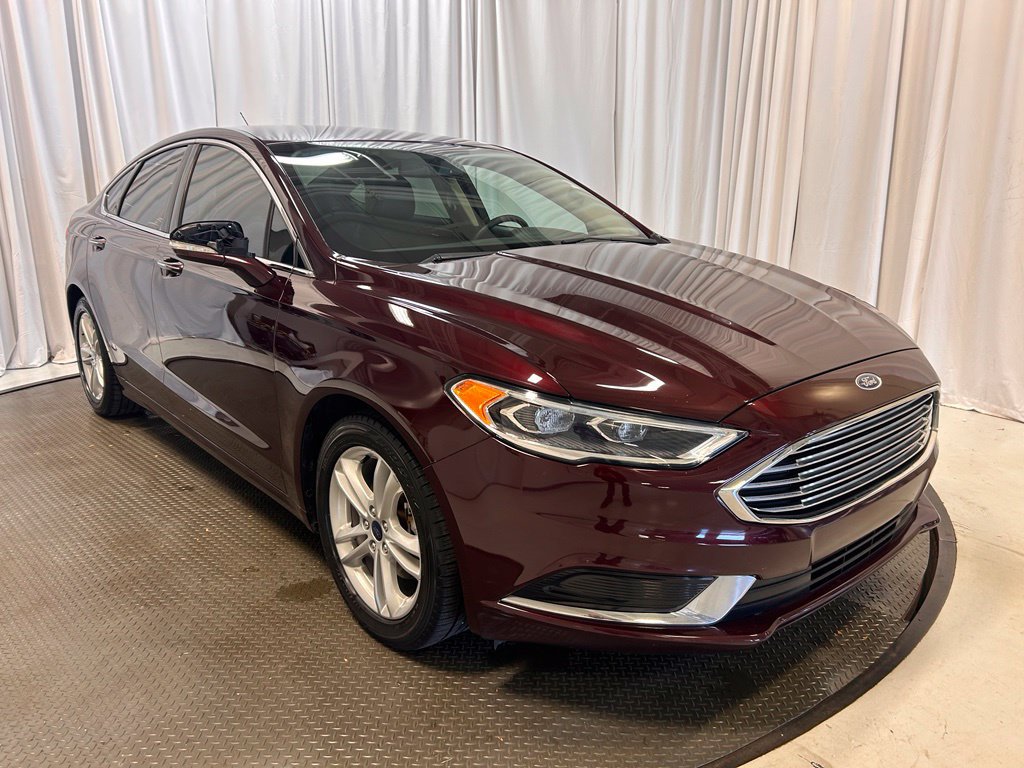 Used 2018 Ford Fusion SE w/ Fusion SE Technology Package FWD image 24
