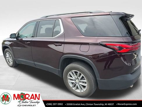 Certified 2023 Chevrolet Traverse LT FWD image 3
