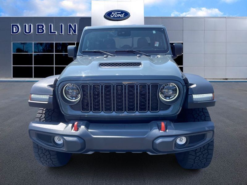 Used 2024 Jeep Gladiator Mojave w/ Technology Group AWD/4WD image 2