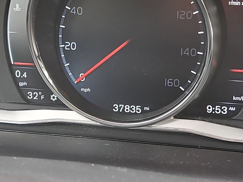 Used 2016 Volvo XC60 T6 w/ Protection Package image 21