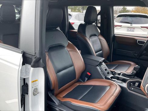 Used 2024 Ford Bronco Outer Banks image 10